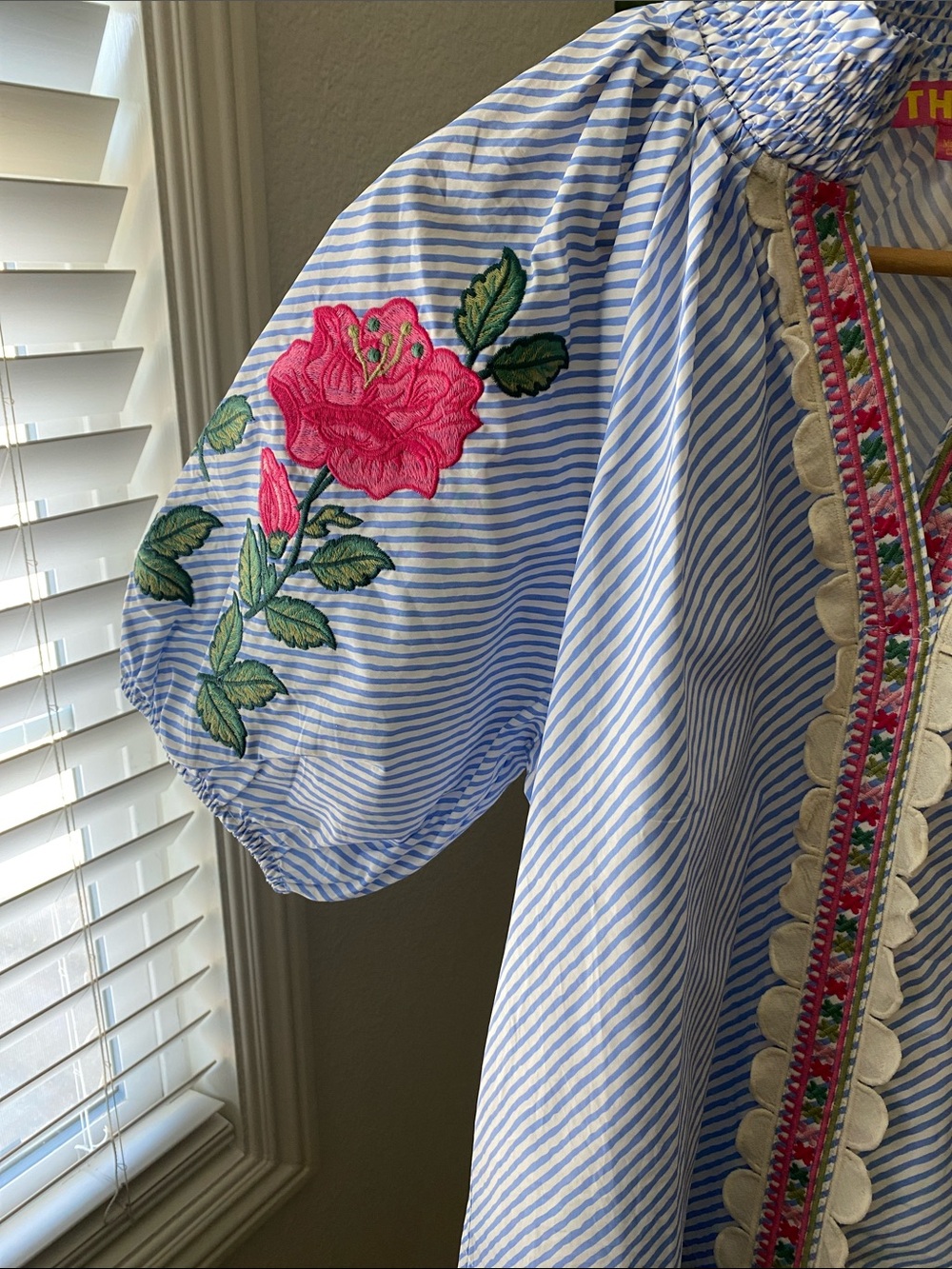 THML | Calla Blue Floral Embroidered Top - 100% cotton - Large - Picture 6 of 7